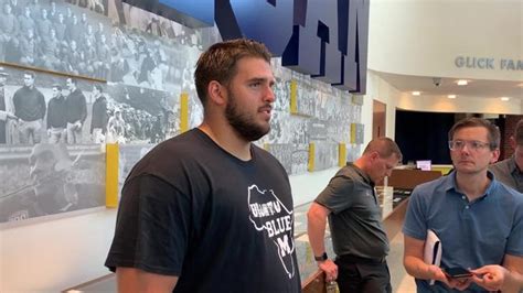 Michigan football's Aidan Hutchinson chasing rings — just like dad