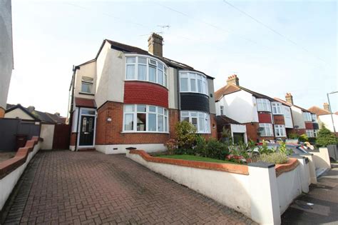 Barnsole Road Gillingham Kent Me7 3 Bed Semi Detached House For Sale