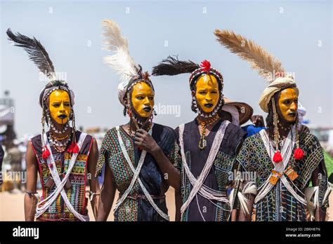 Wodaabe Boy Hi Res Stock Photography And Images Alamy