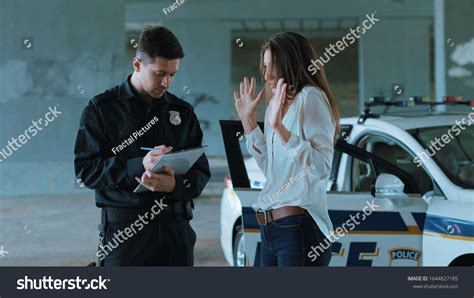 1620 Woman Talking Police Images Stock Photos And Vectors Shutterstock