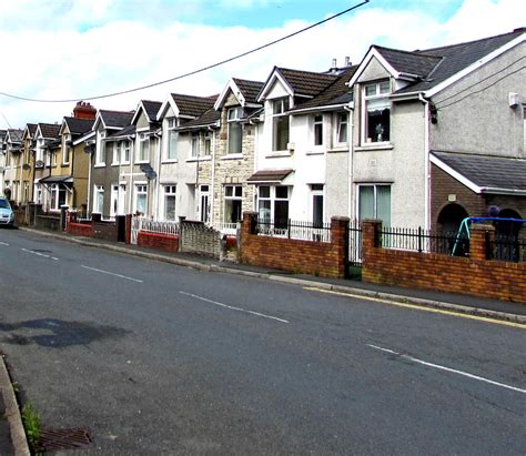 Houses On The North Side Of Ashvale Jaggery Cc By Sa 2 0