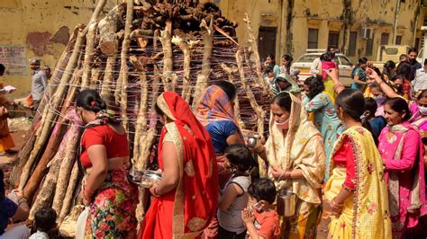 Holika Dahan Date And Time Shubh Muhurat Rituals Puja Samagri