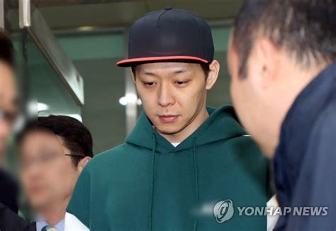 이슈종합 ‘성관계 동영상 유포 혐의 최종범 구하라→‘마약 투약 혐의 황하나 박유천까지前 연인들간의 진실공방~ing