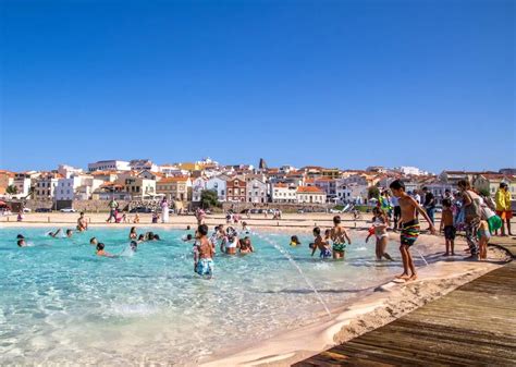 Primeira piscina de água salgada aquecida na Figueira da Foz já recebe