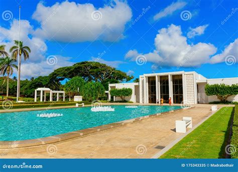 Laie Hawaii Temple on Oahu, Hawaii Editorial Image - Image of states ...