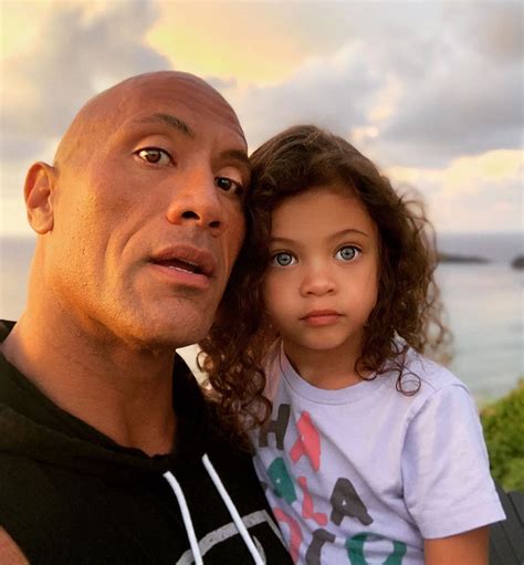 Dwayne Johnson With His Daughter Jasmine Em 2020 Looks