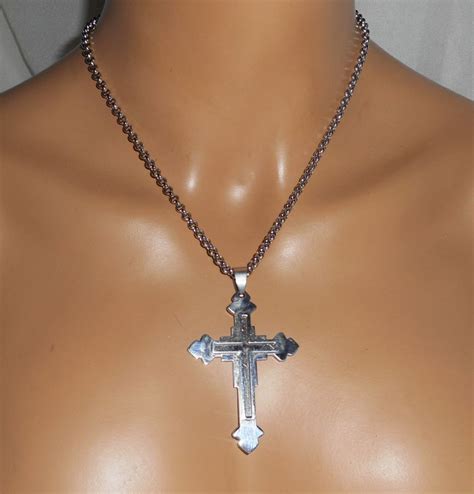 Collier Grande Croix Sur Chaine En Acier Inoxydable