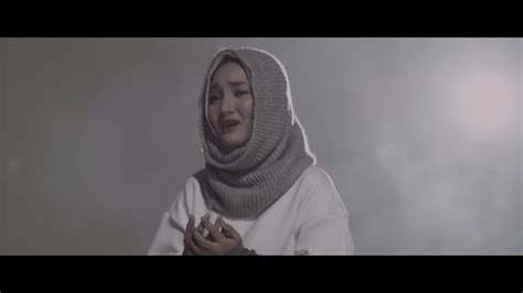 Fatin Salahkah Aku Terlalu Mencintaimu Official Music Video Youtube