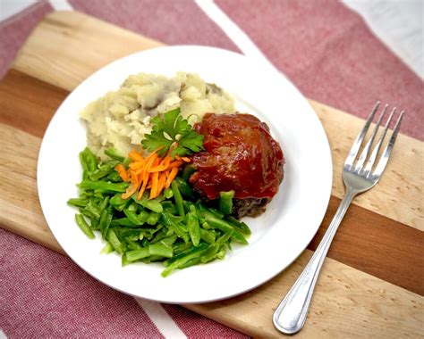 Meatloaf With Mashed Potatoes And Green Beans Mqt Nutrition