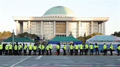 尹大統領の弾劾訴追案、韓国国会で発議 今後どう進められるのか Bbcニュース