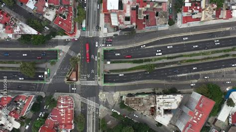 Vídeo do Stock Vista aérea cenital sobre el Viaducto Miguel Alemán