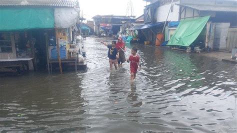 Banjir Di Jakarta Meluas Akibat Hujan Deras Semalaman Bpbd Catat Rt