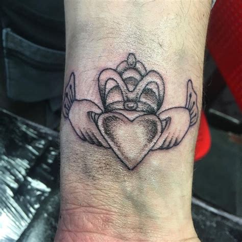 101 Amazing Claddagh Tattoo Ideas You Need To See Outsons Mens Fashion Tips And Style