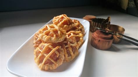 Traditional Nyonya Pineapple Tarts Kueh Tart Kuih Tair Shiokman