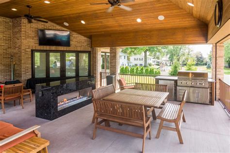 8 Outstanding Outdoor TV Ideas For The Ideal Backyard Entertainment Center