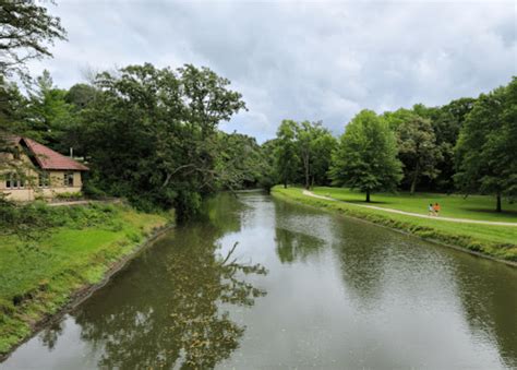 youll find  waterfall  illinois hiding  plain sight  krape park