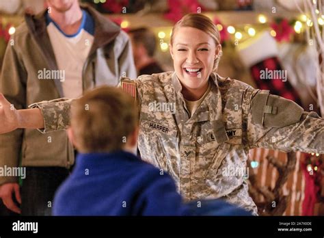 CHRISTMAS SCAVENGER HUNT, Kim Shaw (center), (aired Nov. 3, 2019 ...
