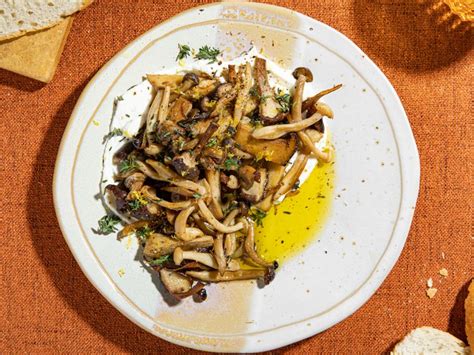 All-purpose garlicky roasted mushrooms | Recipe | Kitchen Stories