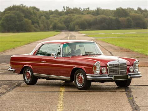 1971 Mercedes Benz 280 SE 3 5 Coupé London 2020 RM Sotheby s