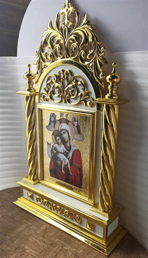 Выносная икона в резном киоте с позолотой - Церковная лавка