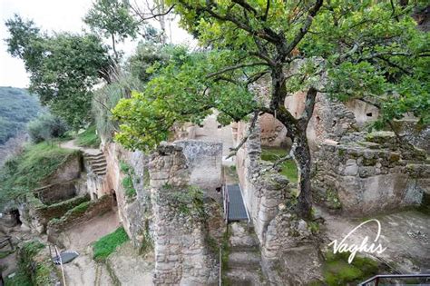 Zungri Linsediamento Rupestre E Il Museo Della Civilt Contadina