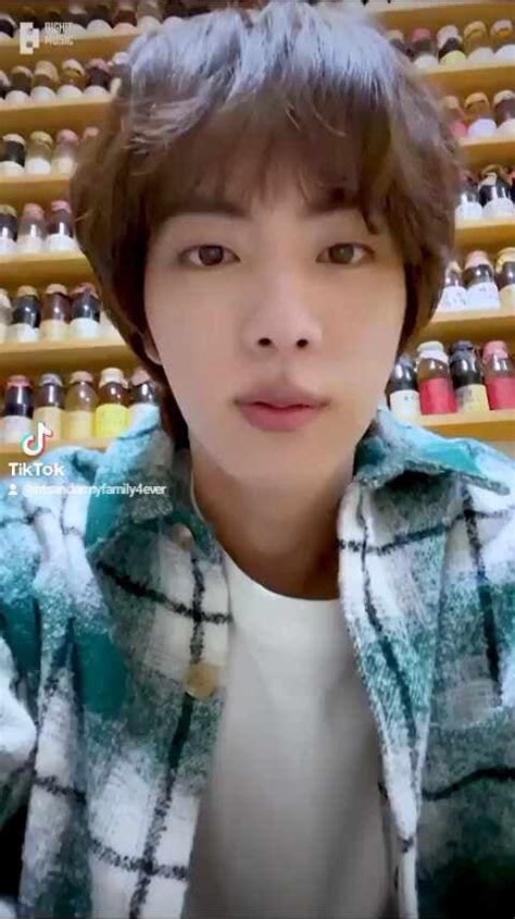 Bts Community Posts 진 매달 영상 기대하고 있었어요 보고싶어요 사랑해요 Jin Tout Les Mois J