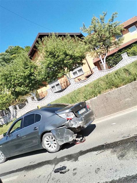 Na Magistralnom Putu Zvornik Tuzla Sudar Dva Automobila Foto