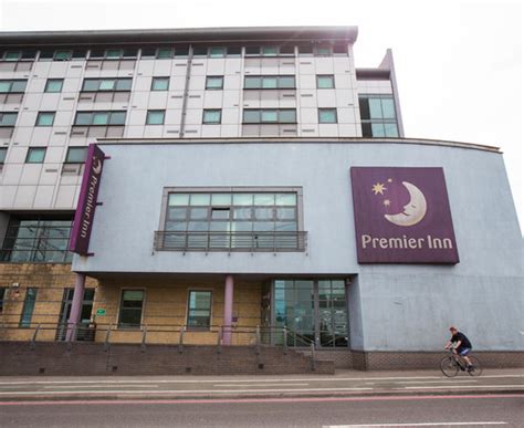 Premier Inn London Wimbledon South Hotel 61 ̶1̶0̶1̶ Updated 2024