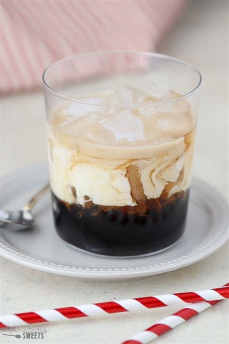 White Russian Recipe You Will Love Sipping On This Smooth And Creamy