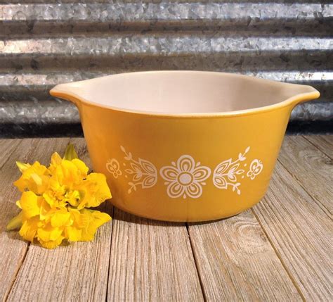 Pyrex Butterfly Gold 1 Quart Casserole Dish 473 Vintage Pyrex Golden