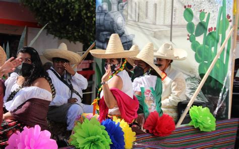 Tradicional Desfile Revolucionario El Sol De San Juan Del R O