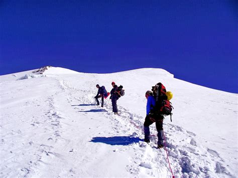 Túrázás a hegyek között A Mont Blanc megmászása normál úton