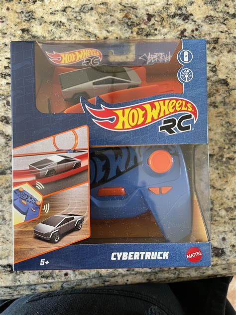 Just got this today! RC Cybertruck! : r/cybertruck