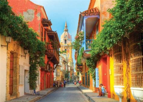 Los Turistas En Cartagena La Gallina De Los Huevos De Oro