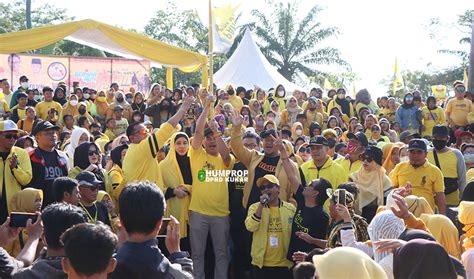 Gebyar Hut Ke 58 Partai Golkar Adakan Jalan Sehat Bersama Masyarakat