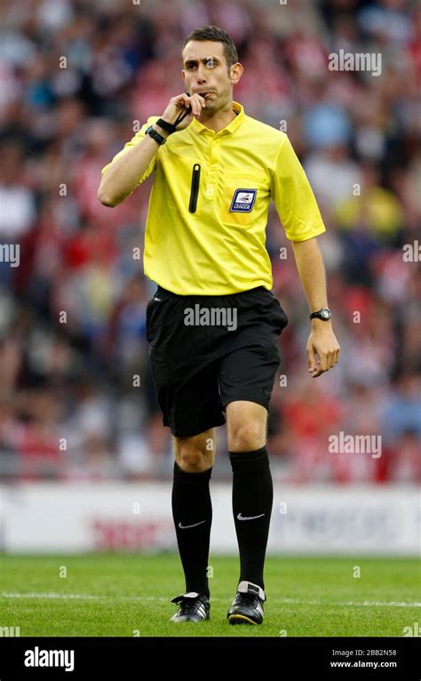 David Coote, referee Stock Photo - Alamy