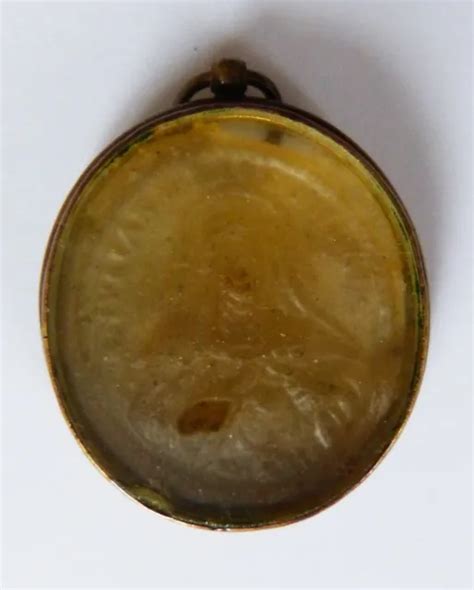 PENDENTIF RELIQUAIRE ANCIEN 19e siècle reliquary Sainte Vierge cire