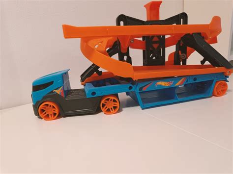 Hot Wheels Tovornjak