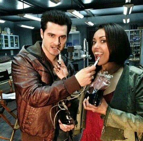 Michael Malarkey And Kat Graham Cr Nicas Vamp Ricas Chicos Famosos