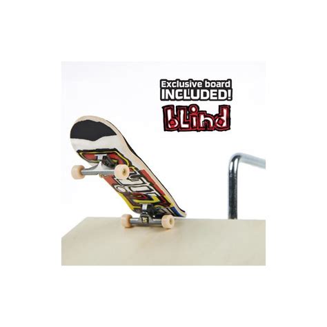 Tech Deck Performance Series Shred Pyramid Set With Metal Rail And Exclusive Blind Fingerboard