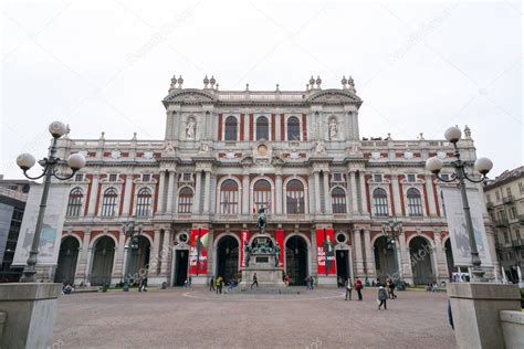 Tur N Italia De Marzo De Palazzo Carignano Es Un Edificio