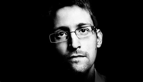 Edward Snowden Permanent Record - Bergensia