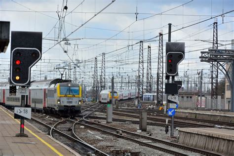 Belgian Trains, Trainstation Editorial Photography - Image of carriage, light: 52280787