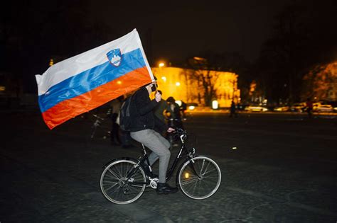 Petkovi Protestniki Na Protestu Proti Politi Nemu Podrejanju Rtv