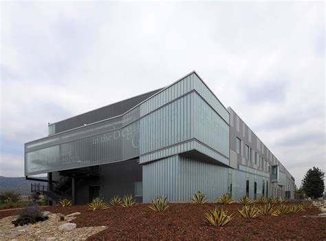 Azusa Pacific University Bendheim Channel Glass Project