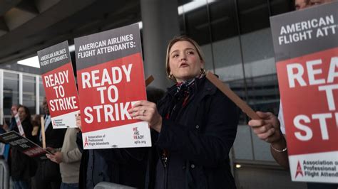 New American Airlines flight attendants are paid shockingly low wages