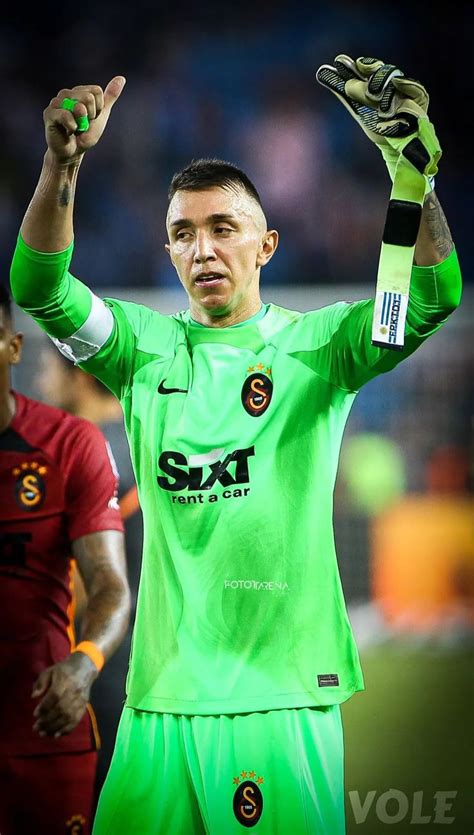 galatasaray panosundaki pin futbolcular