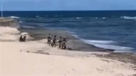 V Deo Trio Preso Na Praia Ap S Assaltar Diversas Lojas Na Pituba