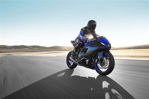 Yamaha Yzf R First Look Review Motorcycle News