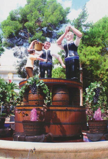 Fuente Del Vino Fiesta De La Vendimia De Jumilla